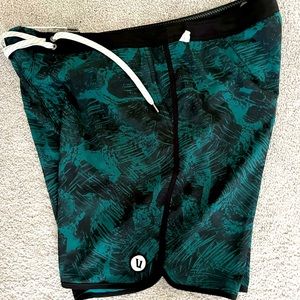 Vuori Cruise board shorts size 34